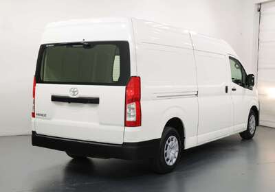 2022 Toyota Hiace 