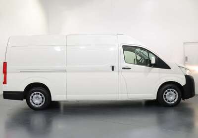 2022 Toyota Hiace 