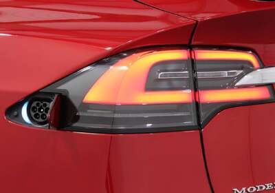 2017 Tesla Model X 75D (75XB)