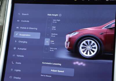 2017 Tesla Model X 75D (75XB)