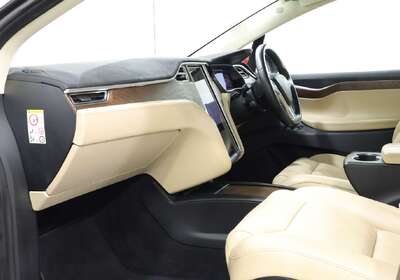 2017 Tesla Model X 75D (75XB)