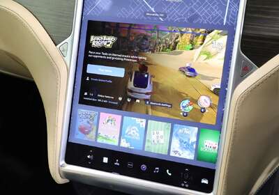 2015 Tesla Model S 70