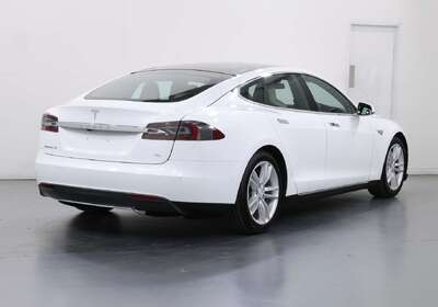 2015 Tesla Model S 70
