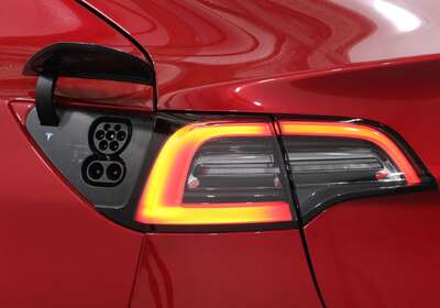 2022 Tesla Model 3 REAR-WHEEL DRIVE