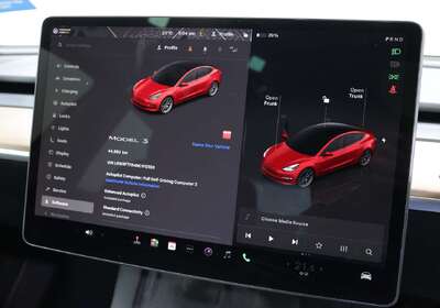 2022 Tesla Model 3 REAR-WHEEL DRIVE
