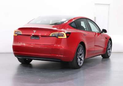 2022 Tesla Model 3 REAR-WHEEL DRIVE
