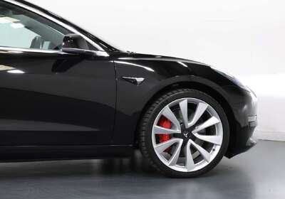 2019 Tesla Model 3 PERFORMANCE