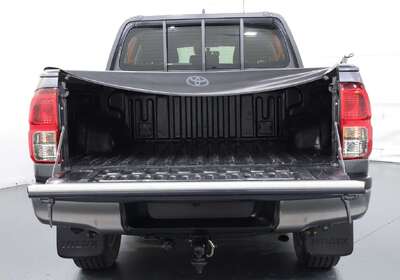 2023 Toyota Hilux SR (4x4)