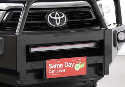 2023 Toyota Hilux SR (4x4)