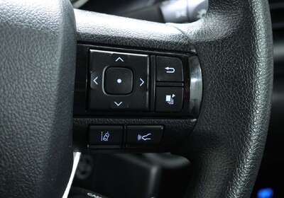 2023 Toyota Hilux SR (4x4)