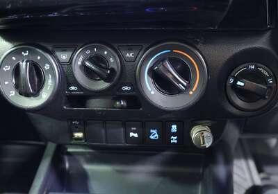 2023 Toyota Hilux SR (4x4)