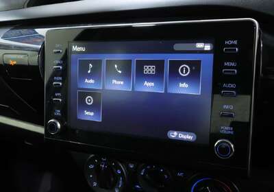 2023 Toyota Hilux SR (4x4)