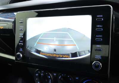 2023 Toyota Hilux SR (4x4)