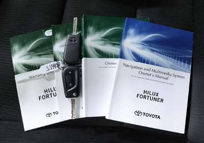 2023 Toyota Hilux SR (4x4)