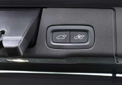 2023 Volvo XC60 Ultimate B6 Dark