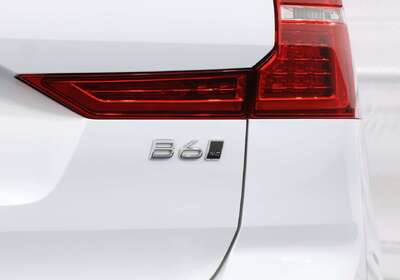 2023 Volvo XC60 Ultimate B6 Dark