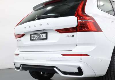 2023 Volvo XC60 Ultimate B6 Dark