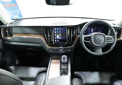 2023 Volvo XC60 Ultimate B6 Dark