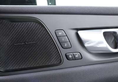 2023 Volvo XC60 Ultimate B6 Dark