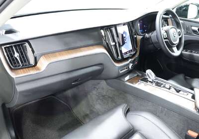 2023 Volvo XC60 Ultimate B6 Dark