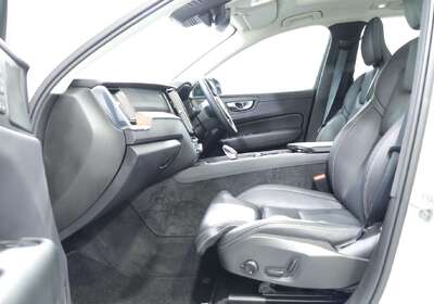 2023 Volvo XC60 Ultimate B6 Dark