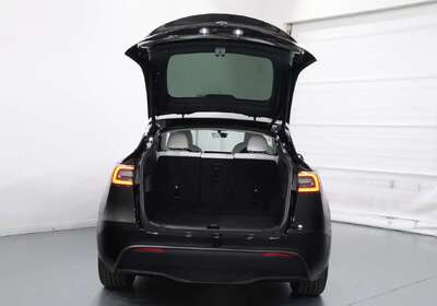 2022 Tesla Model Y Rear-Wheel Drive