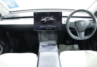 2022 Tesla Model Y Rear-Wheel Drive