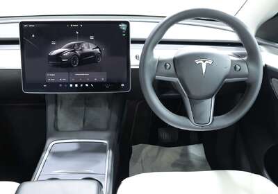 2022 Tesla Model Y Rear-Wheel Drive