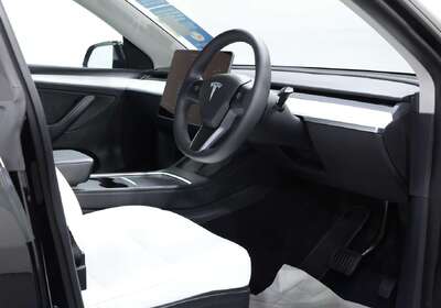 2022 Tesla Model Y Rear-Wheel Drive