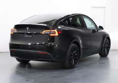2022 Tesla Model Y Rear-Wheel Drive
