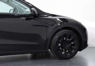 2022 Tesla Model Y Rear-Wheel Drive
