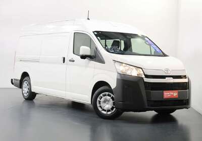 2022 Toyota Hiace 