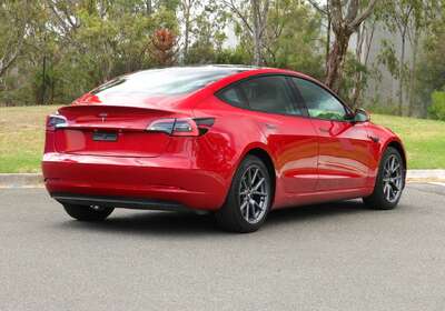 2022 Tesla Model 3 Rear-Wheel Drive