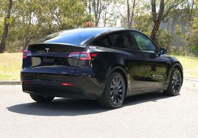 2023 Tesla Model Y Performance