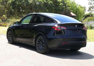 2023 Tesla Model Y Performance