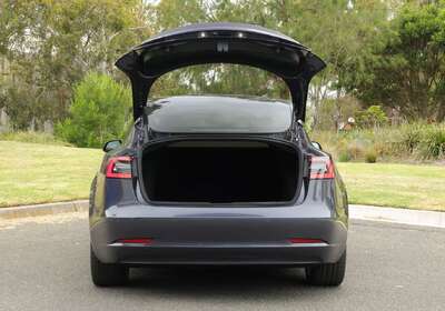 2022 Tesla Model 3 Rear-Wheel Drive