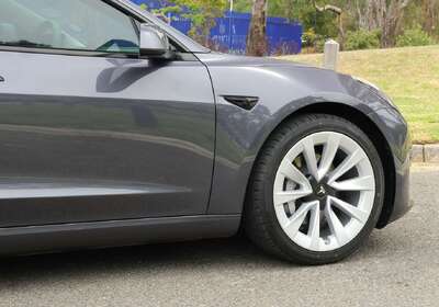 2022 Tesla Model 3 Rear-Wheel Drive