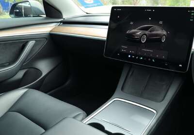 2022 Tesla Model 3 Rear-Wheel Drive