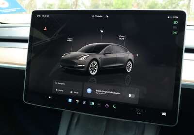 2022 Tesla Model 3 Rear-Wheel Drive