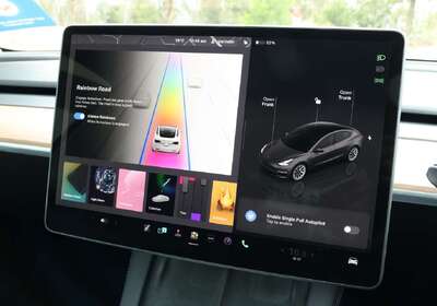 2022 Tesla Model 3 Rear-Wheel Drive