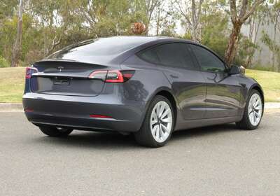 2022 Tesla Model 3 Rear-Wheel Drive