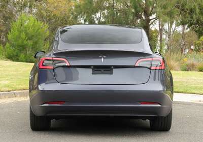 2022 Tesla Model 3 Rear-Wheel Drive