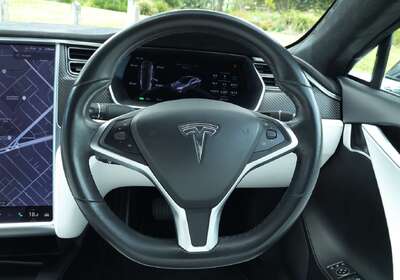 2017 Tesla Model S 75D