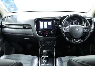 2021 Mitsubishi Outlander LS