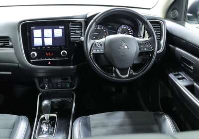 2021 Mitsubishi Outlander LS