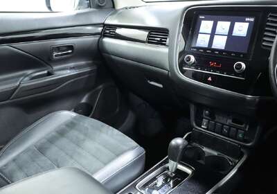 2021 Mitsubishi Outlander LS