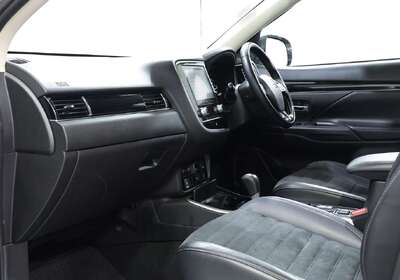 2021 Mitsubishi Outlander LS