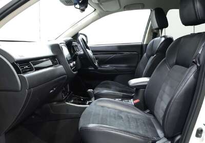 2021 Mitsubishi Outlander LS