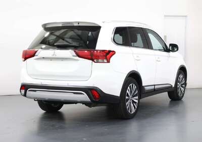 2021 Mitsubishi Outlander LS