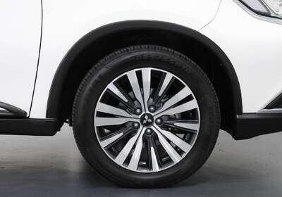 2021 Mitsubishi Outlander LS